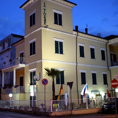 Hotel La Torre Rimini Kültér fotó
