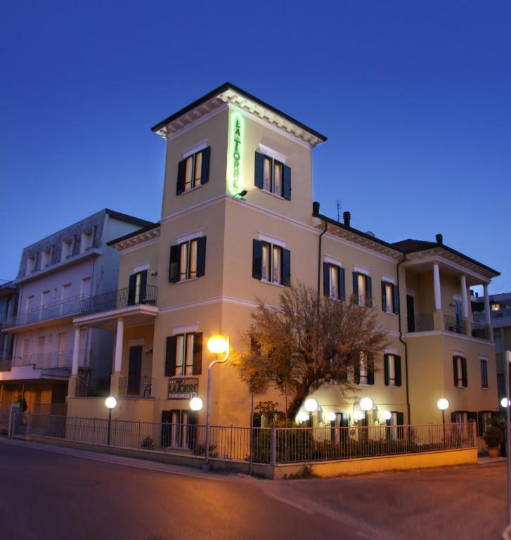 Hotel La Torre Rimini Kültér fotó