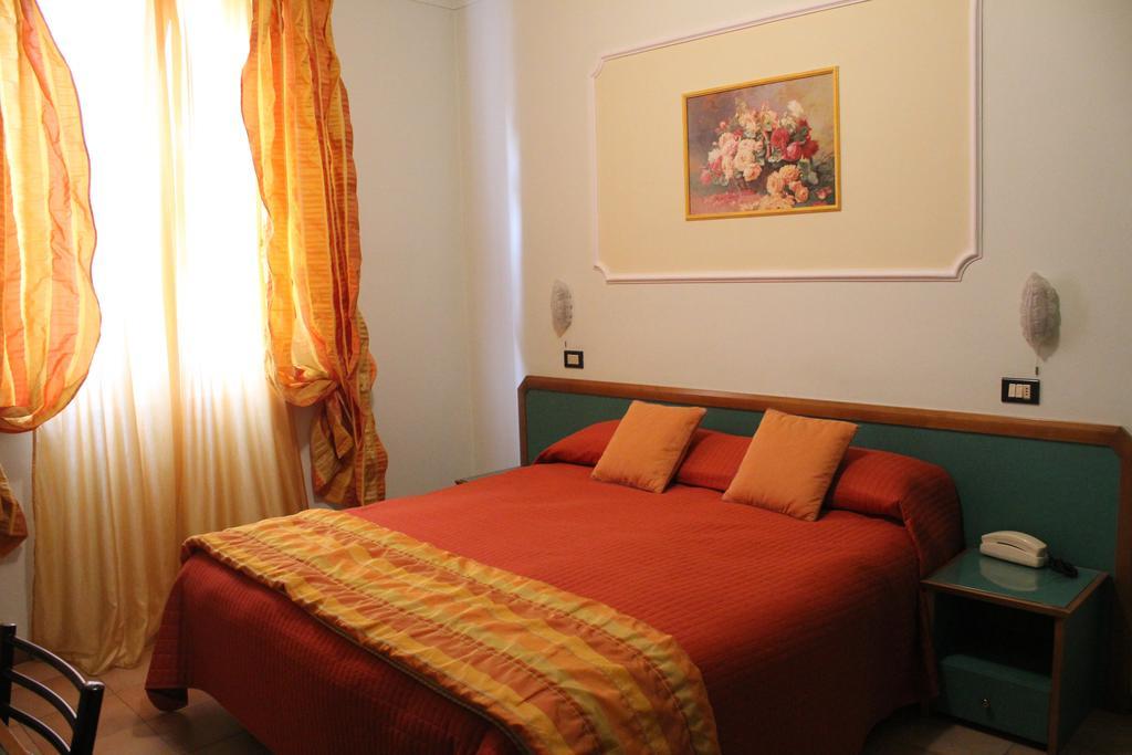 Hotel La Torre Rimini Kültér fotó