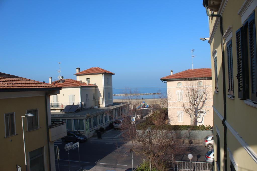 Hotel La Torre Rimini Kültér fotó