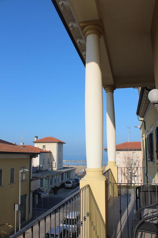 Hotel La Torre Rimini Kültér fotó