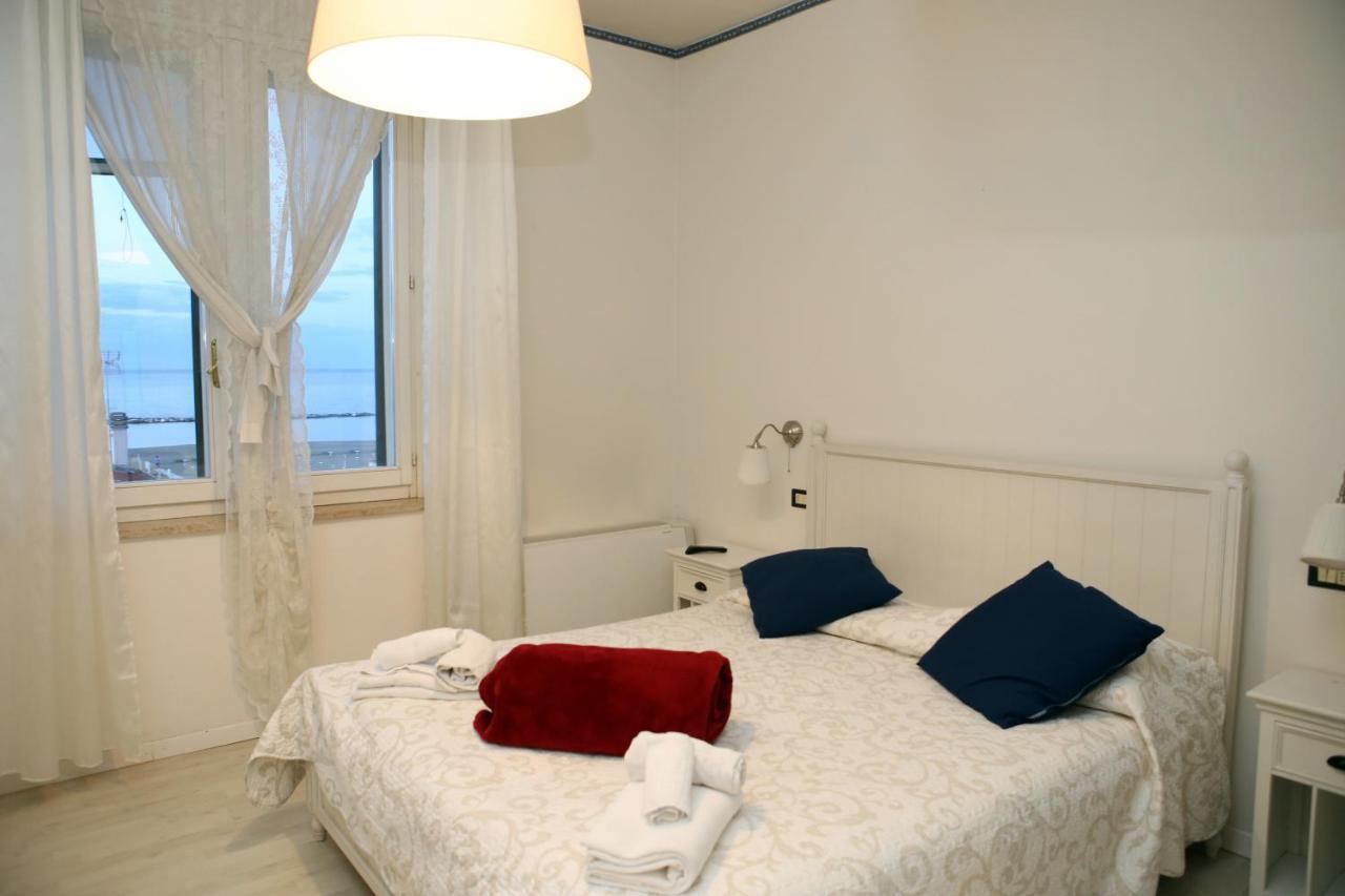 Hotel La Torre Rimini Kültér fotó
