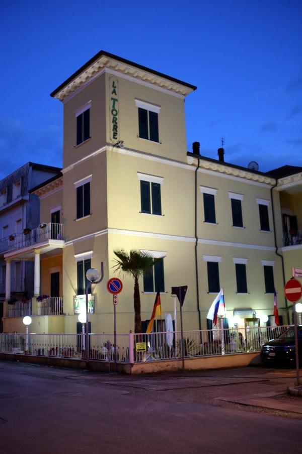 Hotel La Torre Rimini Kültér fotó