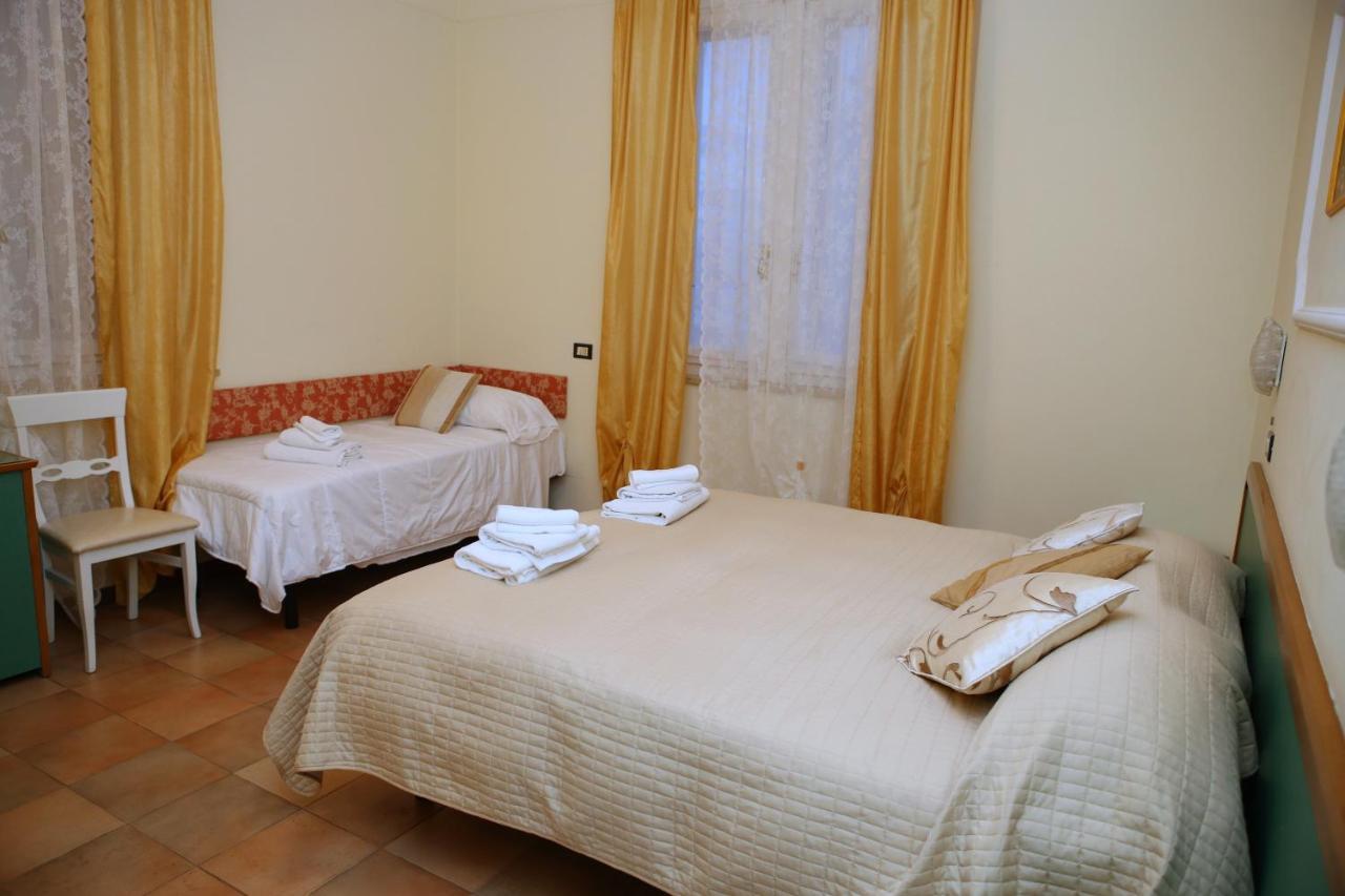 Hotel La Torre Rimini Kültér fotó