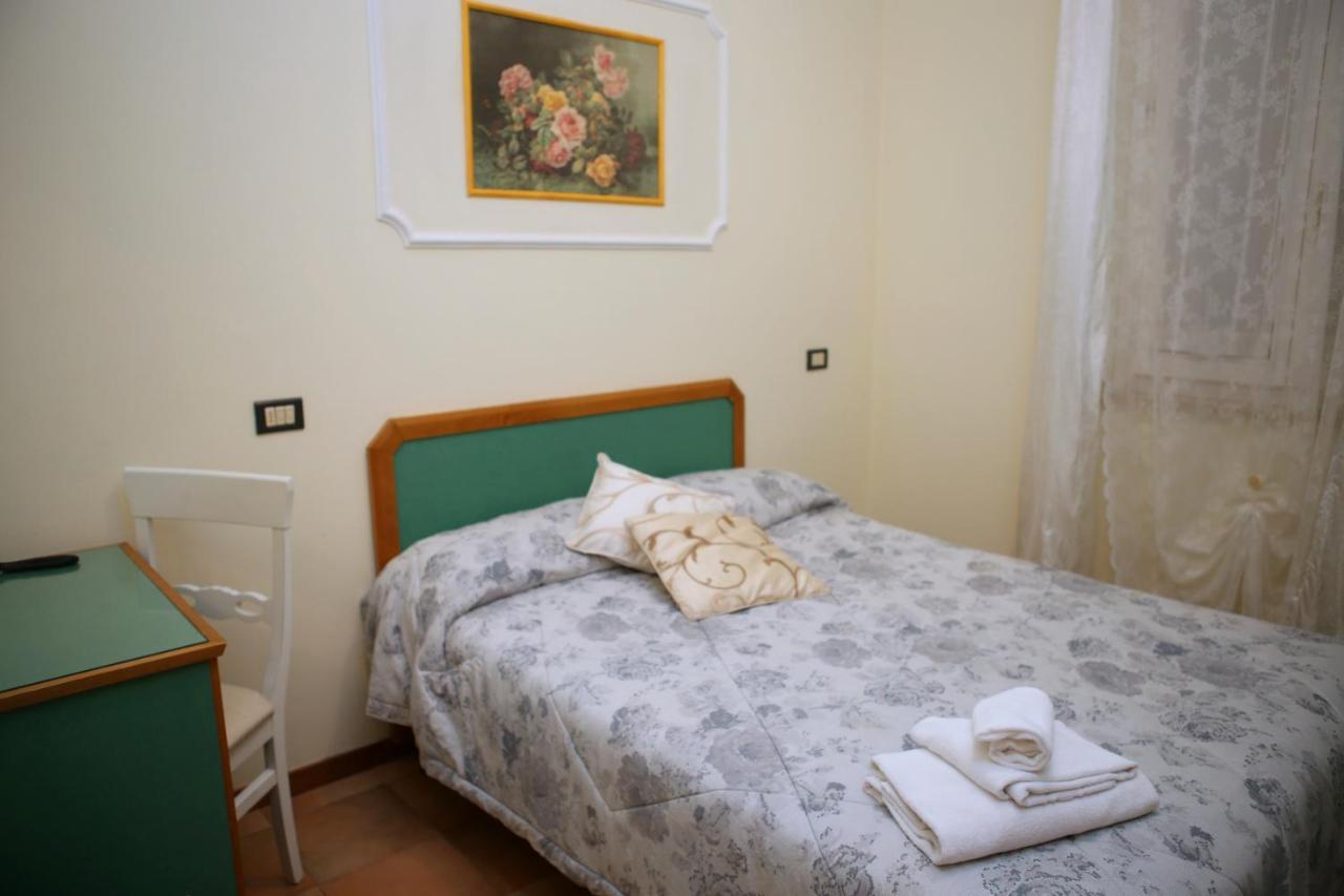 Hotel La Torre Rimini Kültér fotó