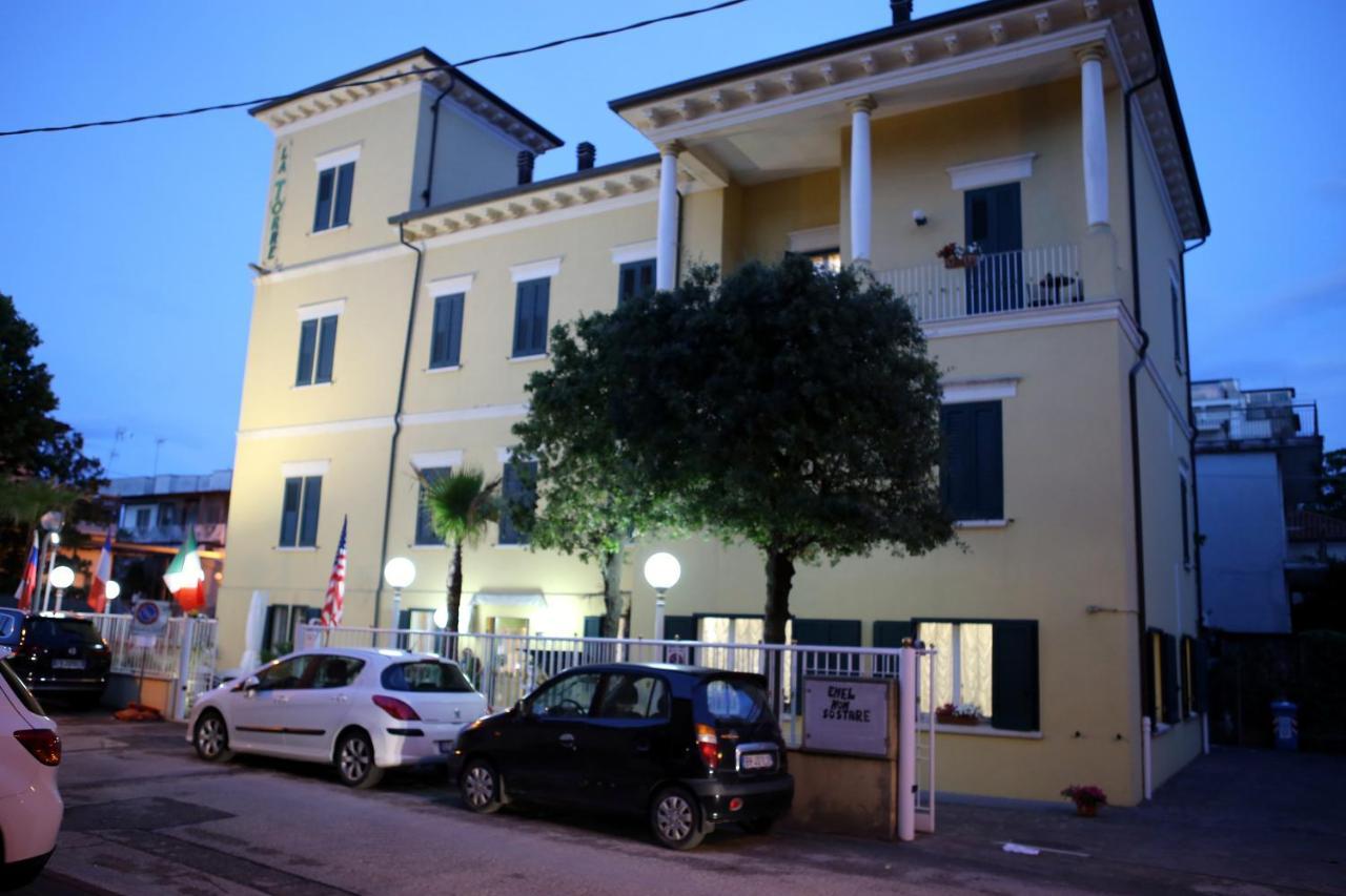 Hotel La Torre Rimini Kültér fotó