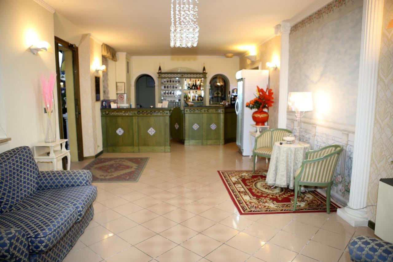 Hotel La Torre Rimini Kültér fotó