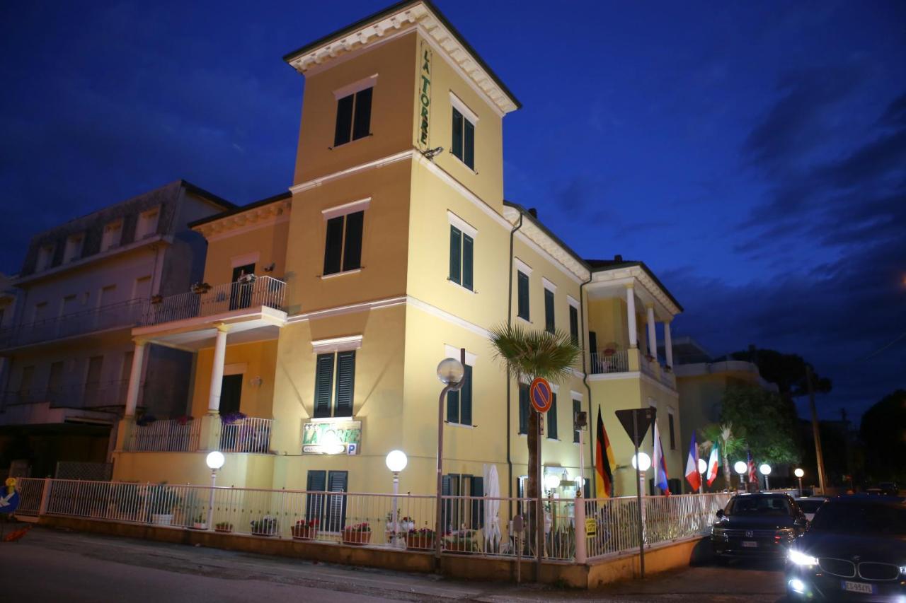 Hotel La Torre Rimini Kültér fotó