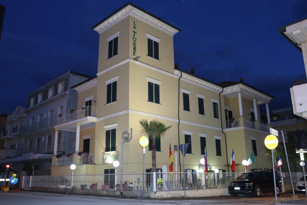 Hotel La Torre Rimini Kültér fotó