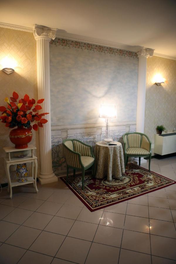 Hotel La Torre Rimini Kültér fotó