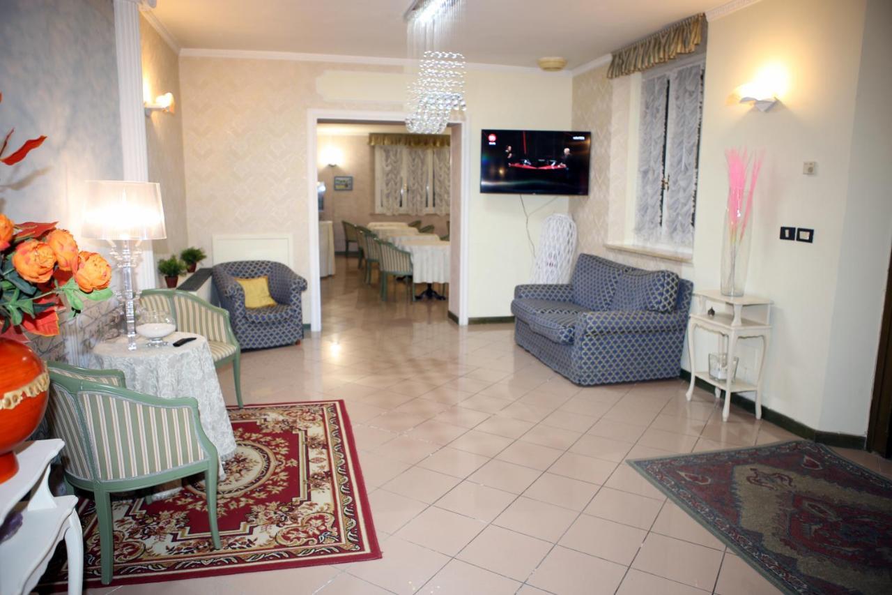 Hotel La Torre Rimini Kültér fotó